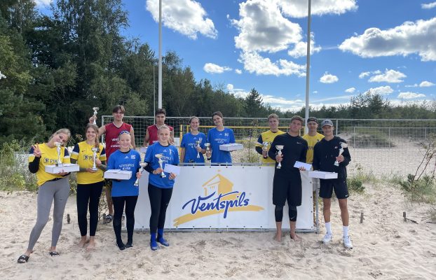 Aizvadīts pludmales volejbola turnīrs Ventspils vidusskolu grupā