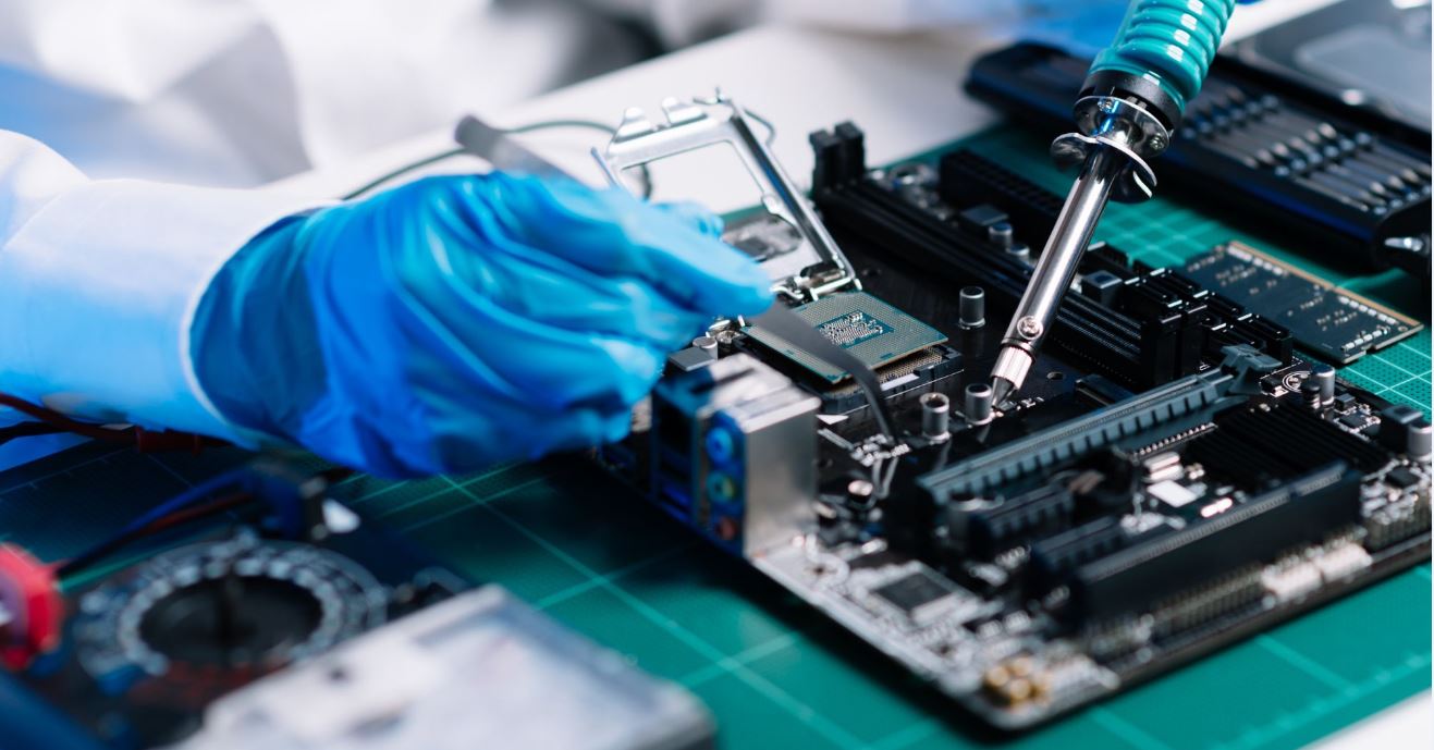 Elektronikas tehniķis, Elektronikas montētājs 